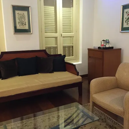 Heeren Palm Suites